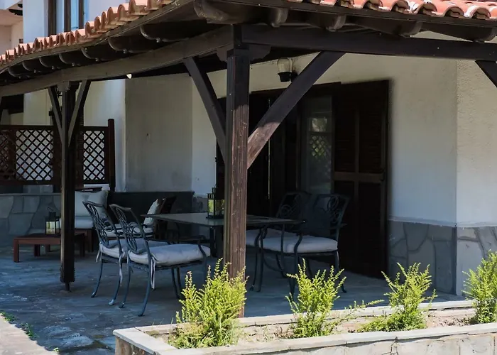 بيت للعطل White Blossom #fourka